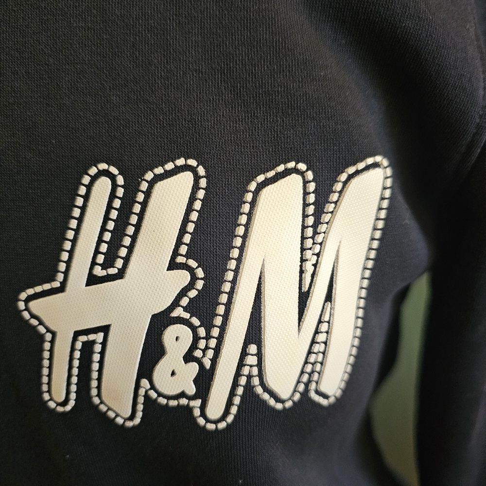 H&M Sweater - Picture 2 of 8